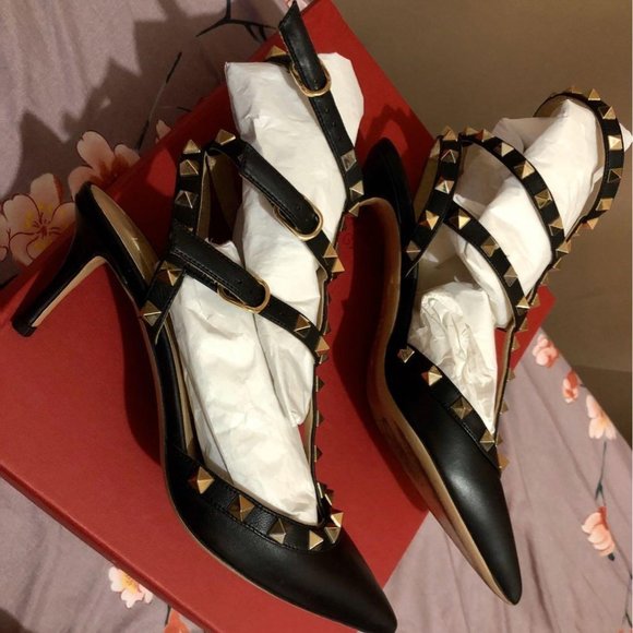 SOLD Authentic Valentino Garavani Rockstud - Picture 4 of 8